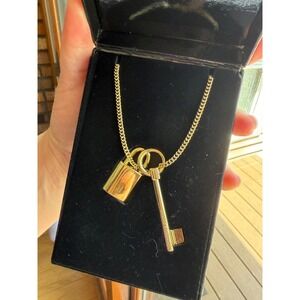 Victorias Secret Scandalous Gold Tone Lock and Key Pendant Necklace NIB